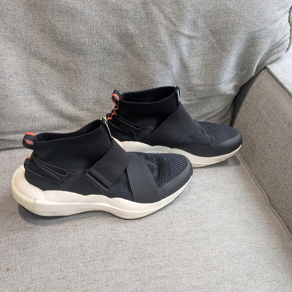 Sorel Explorer Defy Slip On Shoe - Picture 5 of 6